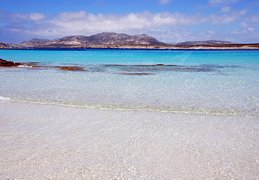 Spiaggia di sabbia bianca e mare trasparente