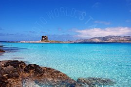 Spiaggia di sabbia bianca e mare trasparente